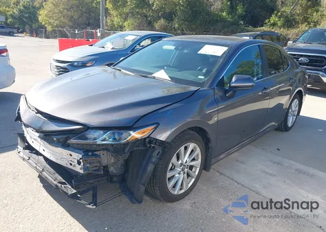 2024 Toyota Camry Le z USA, uszkodzony, nr VIN 4T1C11AK4RU852885